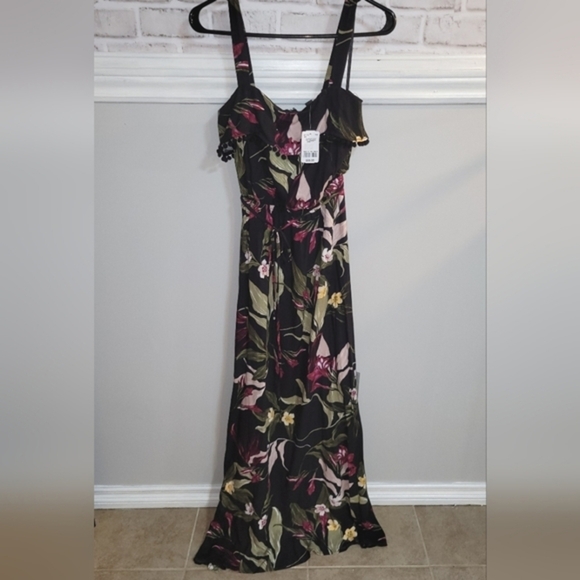le chateau Dresses & Skirts - Amazing Floral Maxi Dress